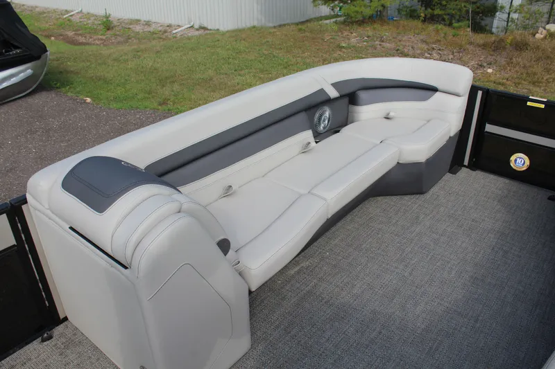 Slide: The Image of Barletta Cabrio 24UC 2025 - 12