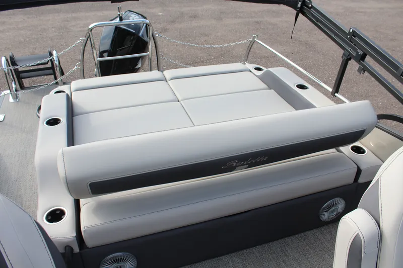 Slide: The Image of Barletta Cabrio 24UC 2025 - 17