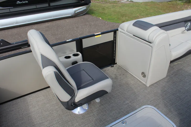 Slide: The Image of Barletta Cabrio 24UC 2025 - 9