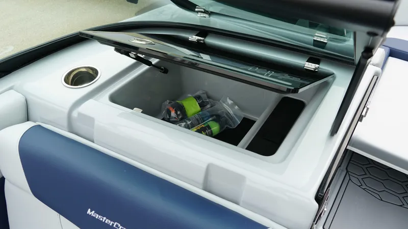 Slide: The Image of MasterCraft NXT21 2025 - 13