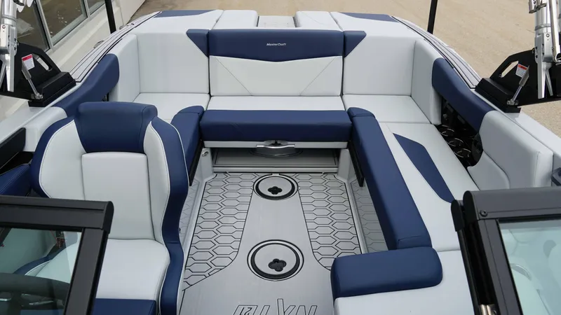 Slide: The Image of MasterCraft NXT21 2025 - 14