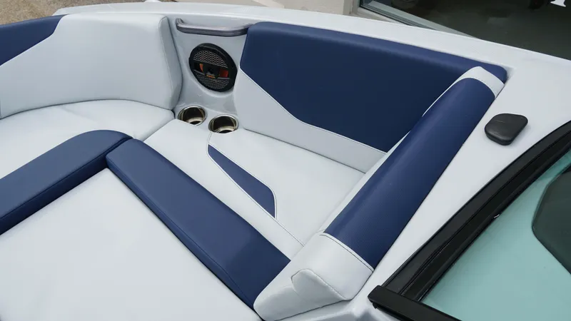 Slide: The Image of MasterCraft NXT21 2025 - 18