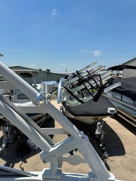 Slide: The Image of Crownline Boats E235 SURF 2024 - 11