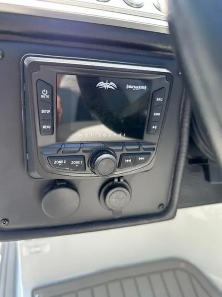 Slide: The Image of Crownline Boats E235 SURF 2024 - 14