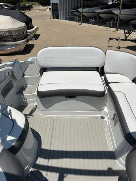 Slide: The Image of Crownline Boats E235 SURF 2024 - 9