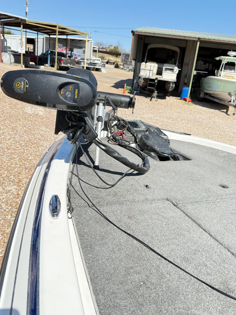 Slide: The Image of Skeeter FX 20 2011 - 7