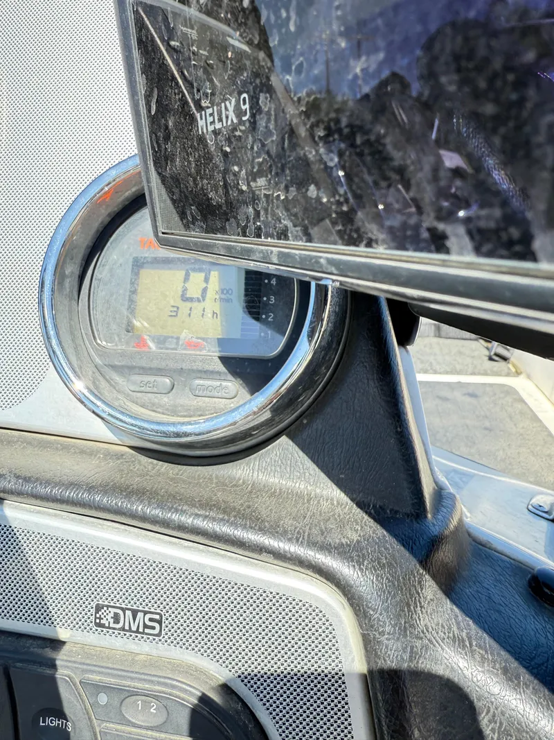 Slide: The Image of Skeeter FX 20 2011 - 8