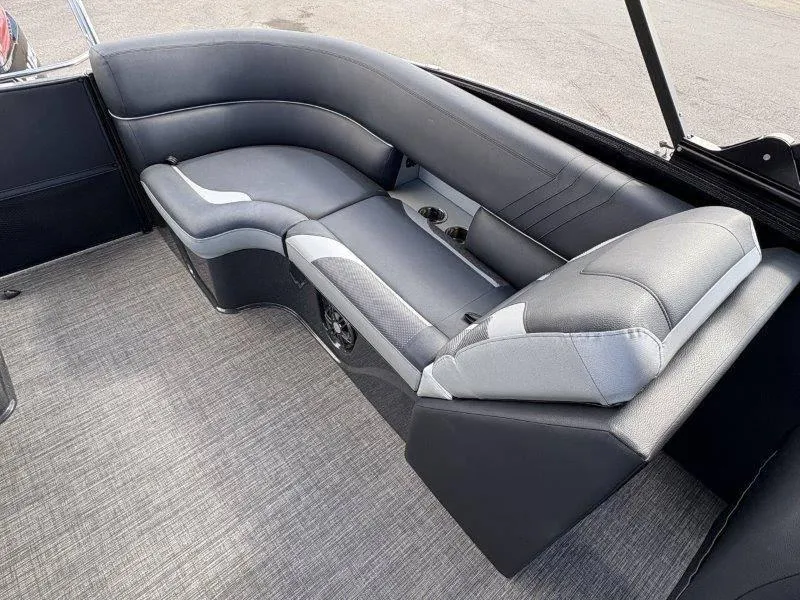 Slide: The Image of Crest Caribbean RS 230 SLC 2023 - 55