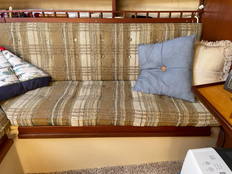 Slide: The Image of Catalina 30 1982 - 51