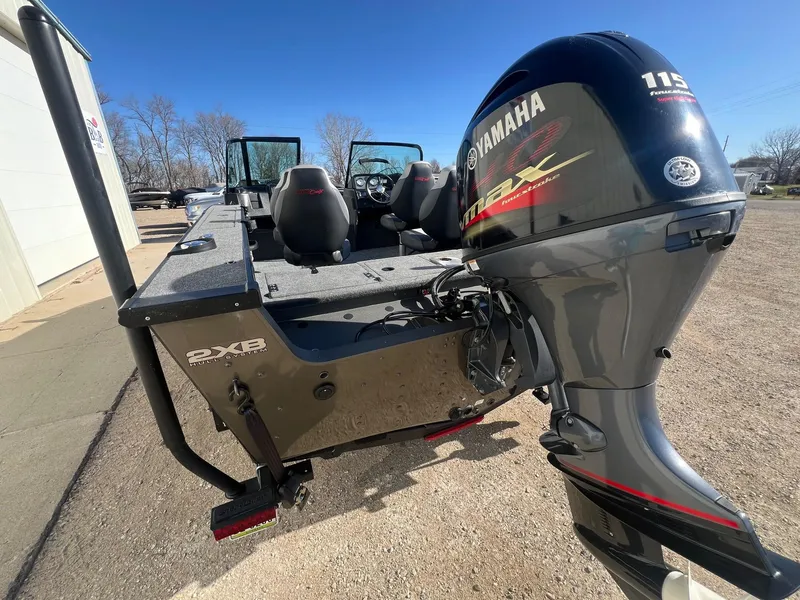 Slide: The Image of 2019 Alumacraft Trophy 175 boat with Yamaha 115 engine, parked outdoors. - 7