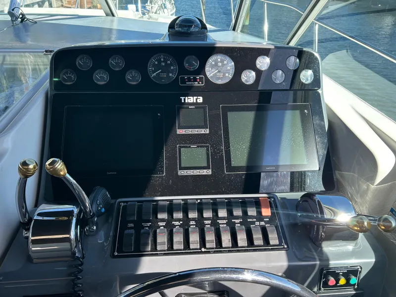 Slide: The Image of Tiara 3500 Express 1998 - 57