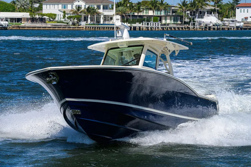 Slide: The Image of Scout 355 LXF 2023 - 101