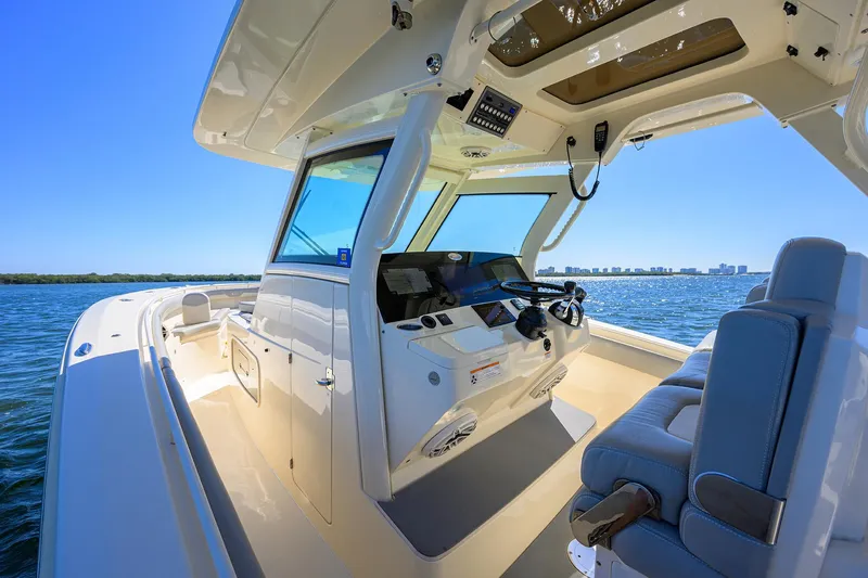 Slide: The Image of Scout 355 LXF 2023 - 50