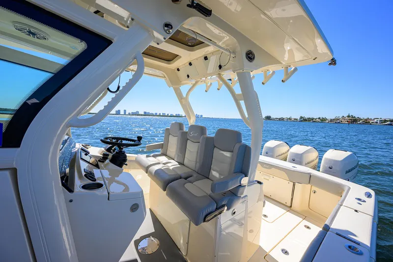 Slide: The Image of Scout 355 LXF 2023 - 53