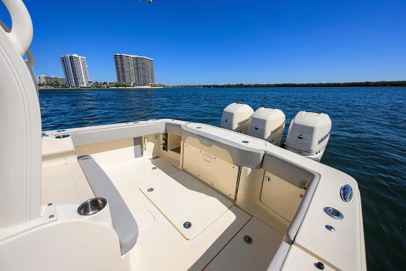 Slide: The Image of Scout 355 LXF 2023 - 58