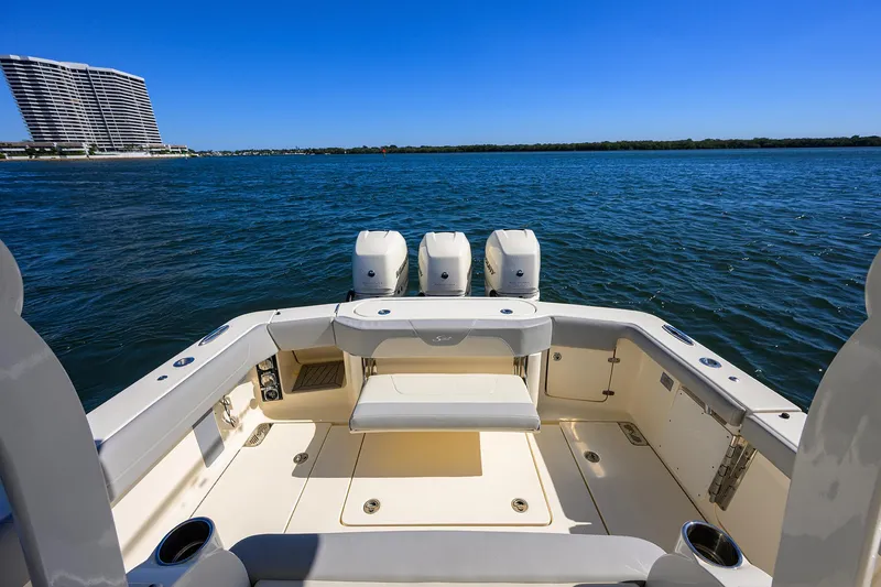 Slide: The Image of Scout 355 LXF 2023 - 60