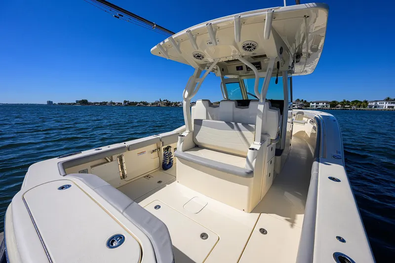 Slide: The Image of Scout 355 LXF 2023 - 62