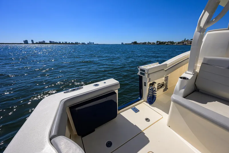 Slide: The Image of Scout 355 LXF 2023 - 68