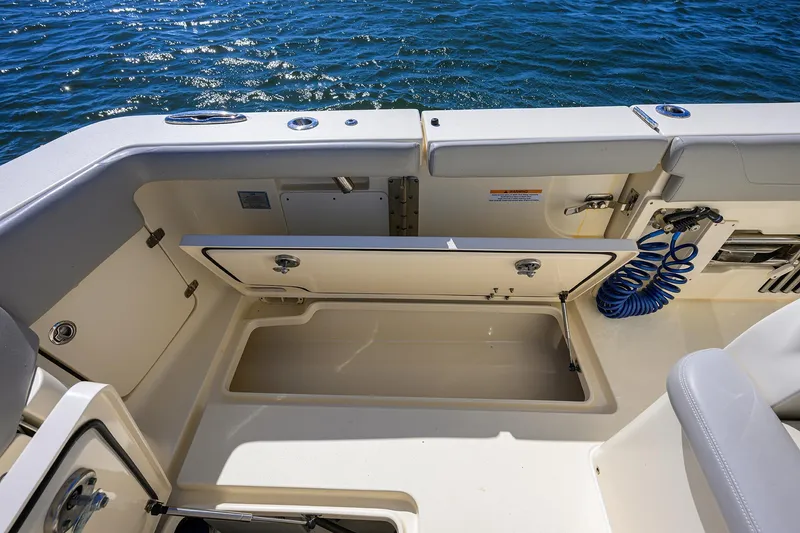 Slide: The Image of Scout 355 LXF 2023 - 79