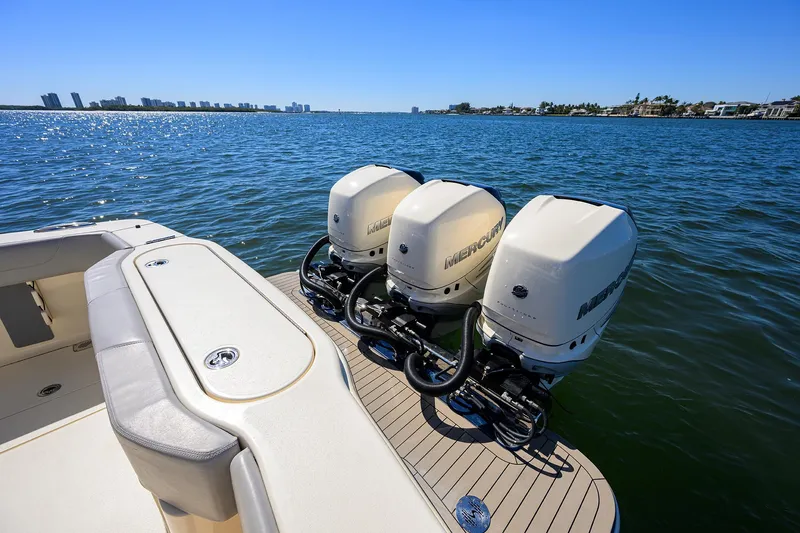 Slide: The Image of Scout 355 LXF 2023 - 82