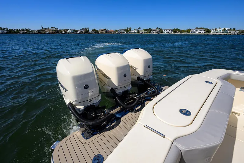 Slide: The Image of Scout 355 LXF 2023 - 84