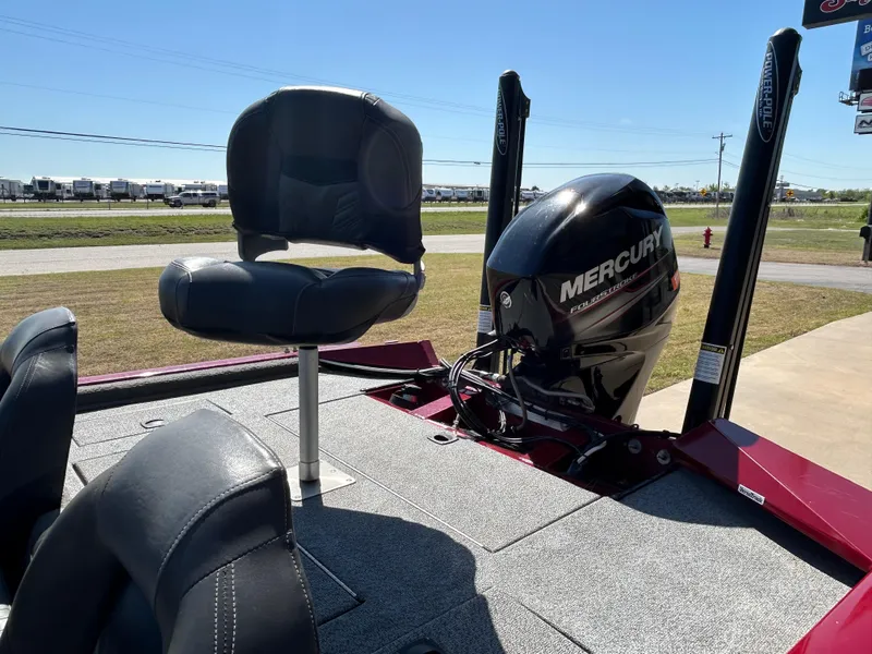 Slide: The Image of 2018 Tracker 175TWX boat with Mercury engine and swivel seat on deck. - 8