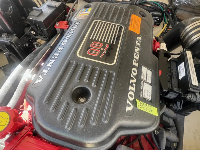 Slide: The Image of Volvo Penta 8.1 Gi engine in 2011 Chaparral 264 Sunesta boat. - 35
