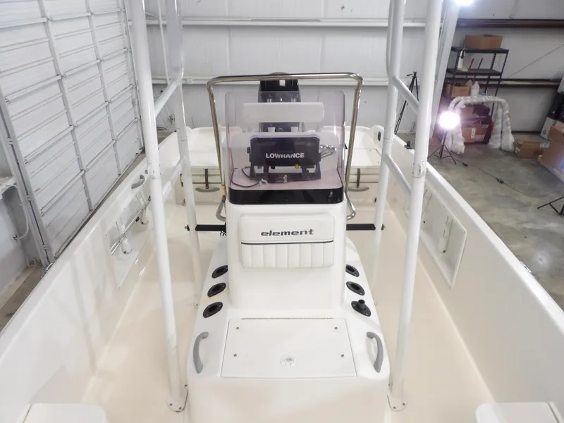 Slide: The Image of Bayliner Trophy T21Bay 2021 - 11