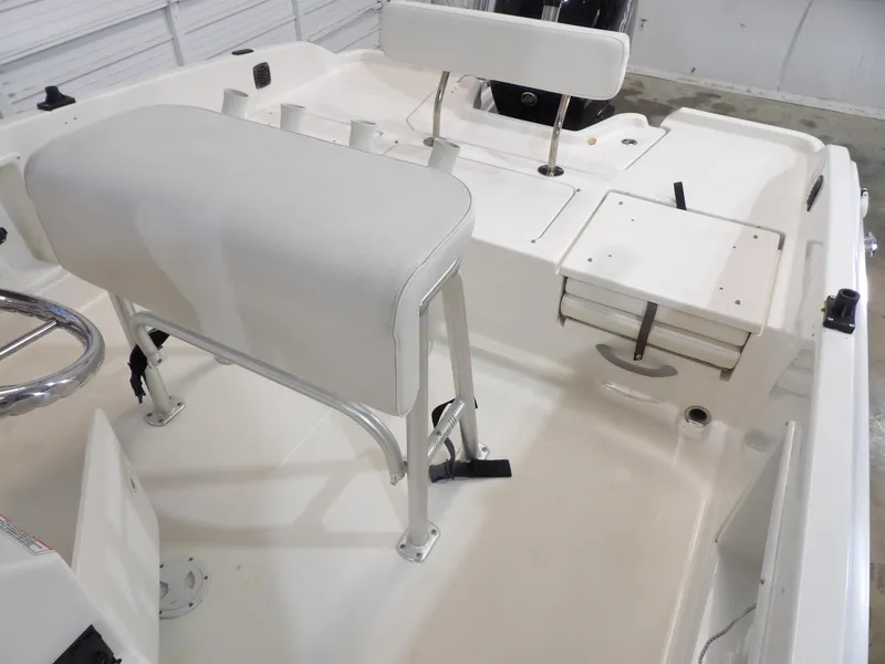 Slide: The Image of Bayliner Trophy T21Bay 2021 - 12