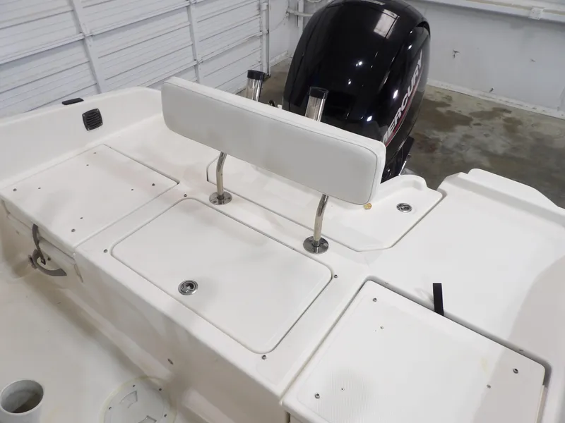 Slide: The Image of Bayliner Trophy T21Bay 2021 - 14