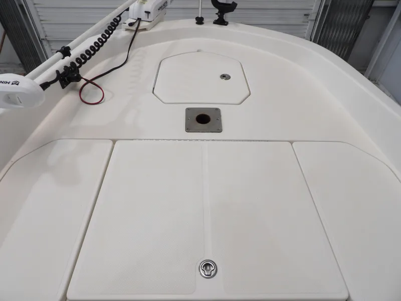 Slide: The Image of Bayliner Trophy T21Bay 2021 - 9