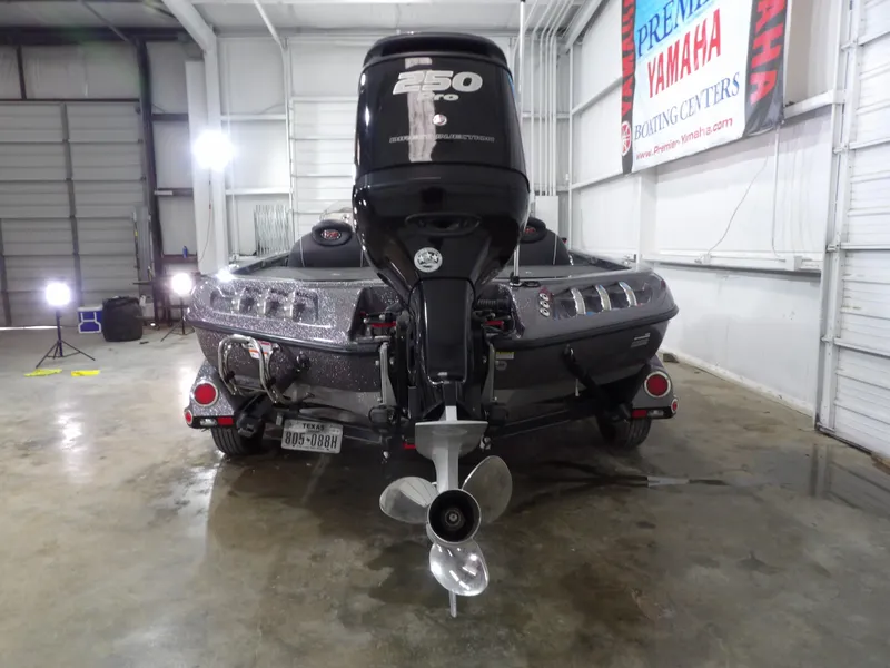 Slide: The Image of Ranger Z520L 2015 - 12