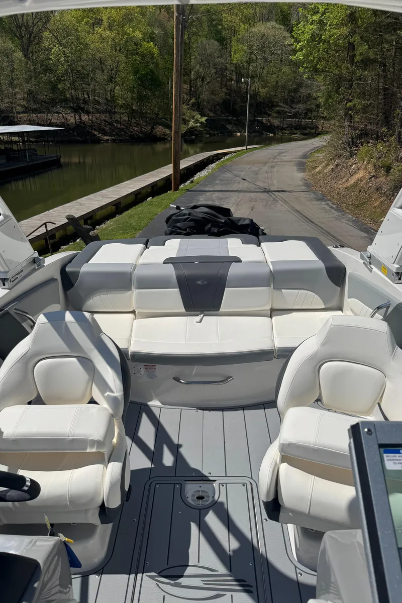 Slide: The Image of Interior of a 2024 Chaparral 21 SSi boat with luxurious seating. - 7