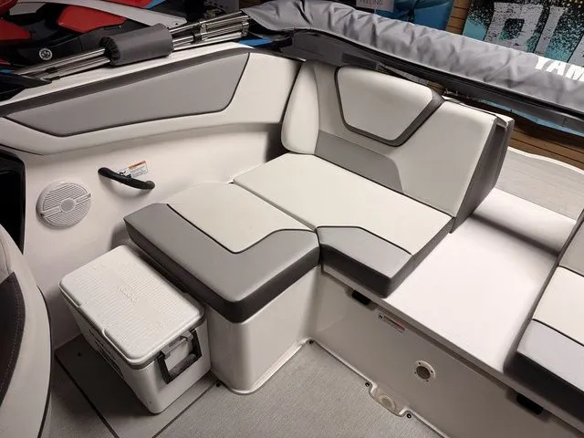 Slide: The Image of Yamaha SX220 2025 - 11