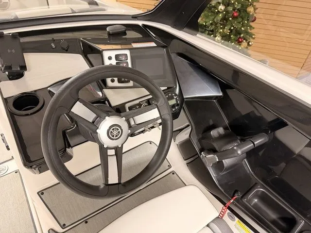 Slide: The Image of Yamaha SX220 2025 - 6