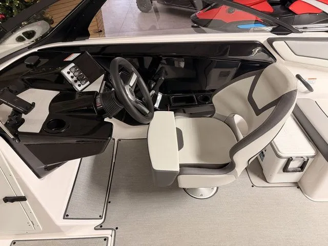 Slide: The Image of Yamaha SX220 2025 - 9