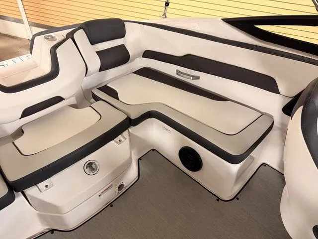 Slide: The Image of Yamaha SX195 2025 - 12