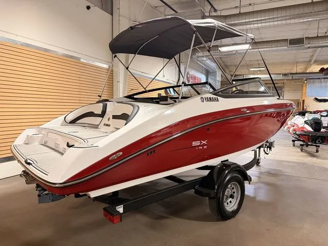 Slide: The Image of Yamaha SX195 2025 - 4