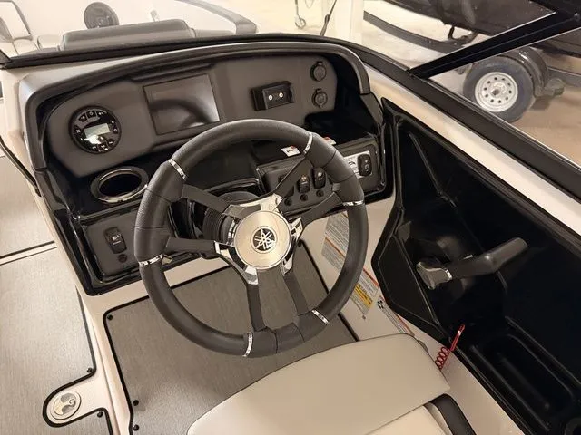 Slide: The Image of Yamaha SX195 2025 - 9