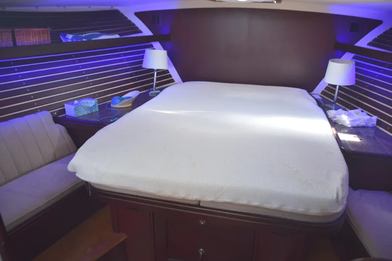 Slide: The Image of Queen centerline berth - 36