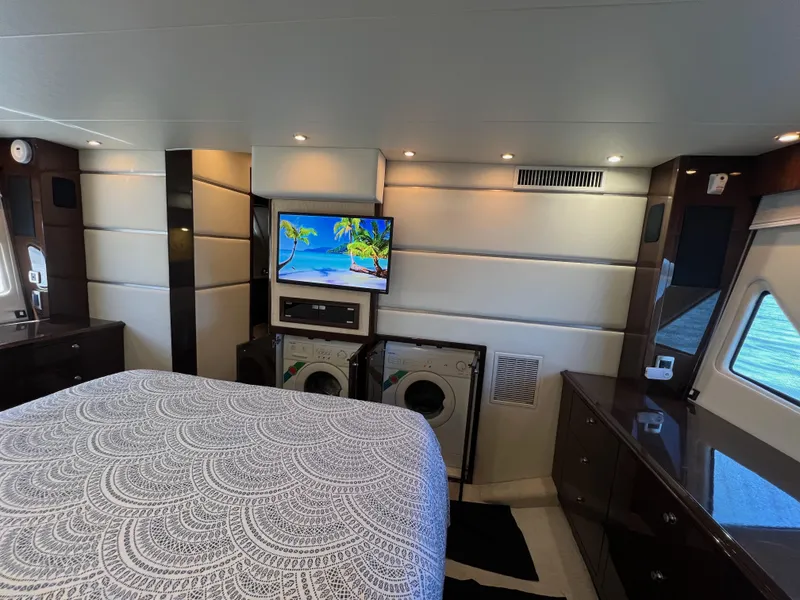 Slide: The Image of 23 2007 Marquis 55 Full Beam Owners Stateroom - 22