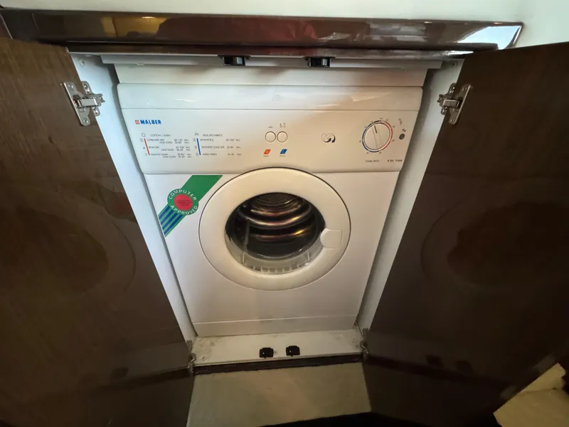 Slide: The Image of 24 2007 Marquis 55 Washer - 23