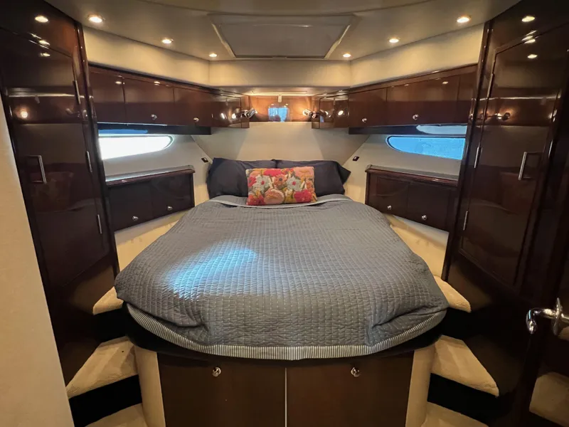 Slide: The Image of 29 2007 Marquis 55 Forward VIP Centerline Queen 2 - 28