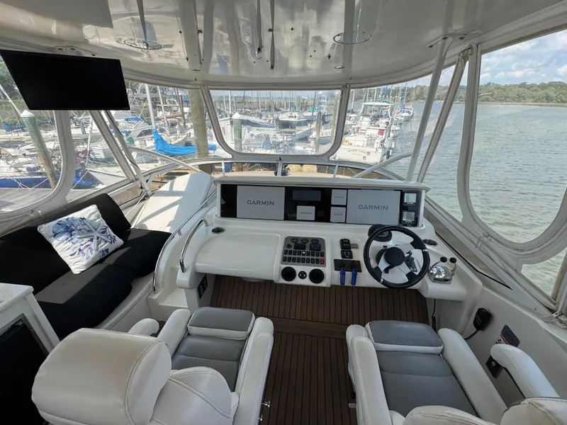 Slide: The Image of 41 2007 Marquis 55 Flybridge Helm 1 - 39