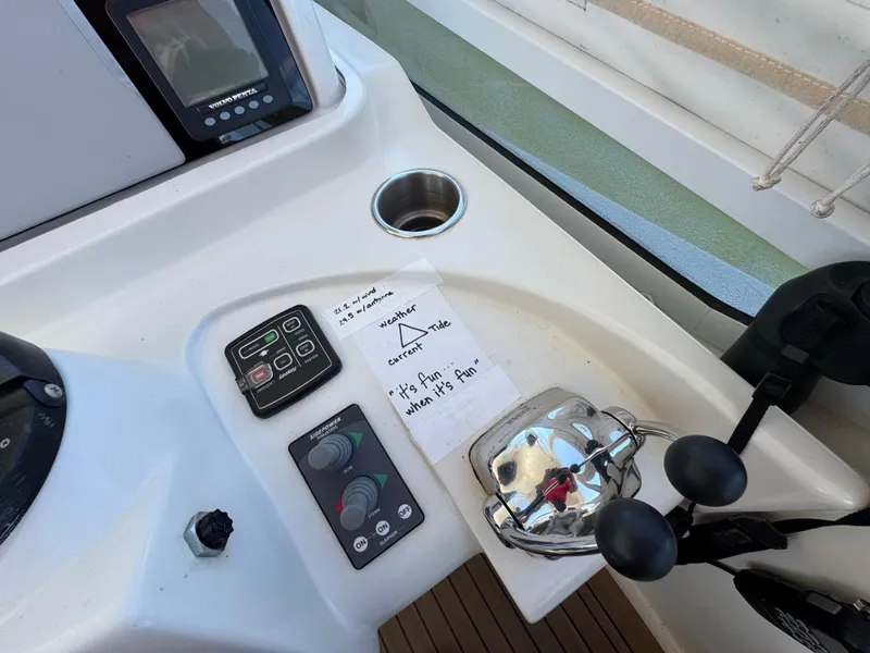 Slide: The Image of 45 2007 Marquis 55 Flybridge Helm 5 - 43