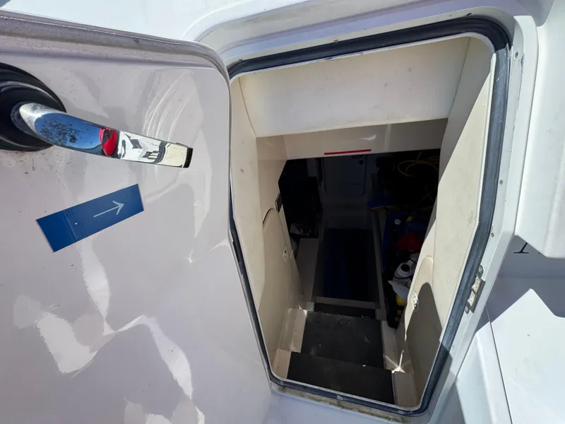 Slide: The Image of 48 2007 Marquis 55 Storage 1 - 45