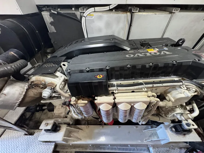 Slide: The Image of 60 2007 Marquis 55 Engine Room 10 - 58