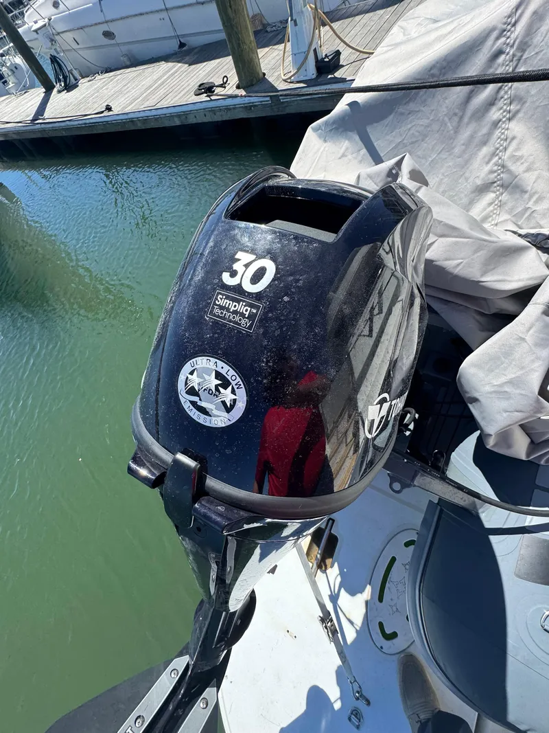 Slide: The Image of 81 2007 Marquis 55 Tender - 67