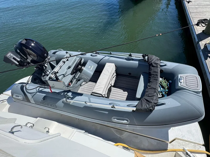 Slide: The Image of 86 2007 Marquis 55 Tender 6 - 72