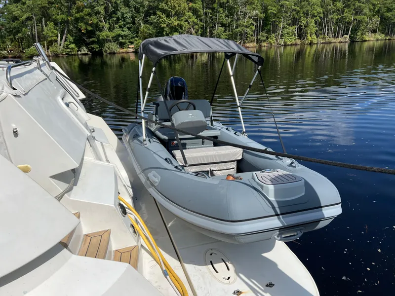 Slide: The Image of 87 2007 Marquis 55 Tender 7 - 73